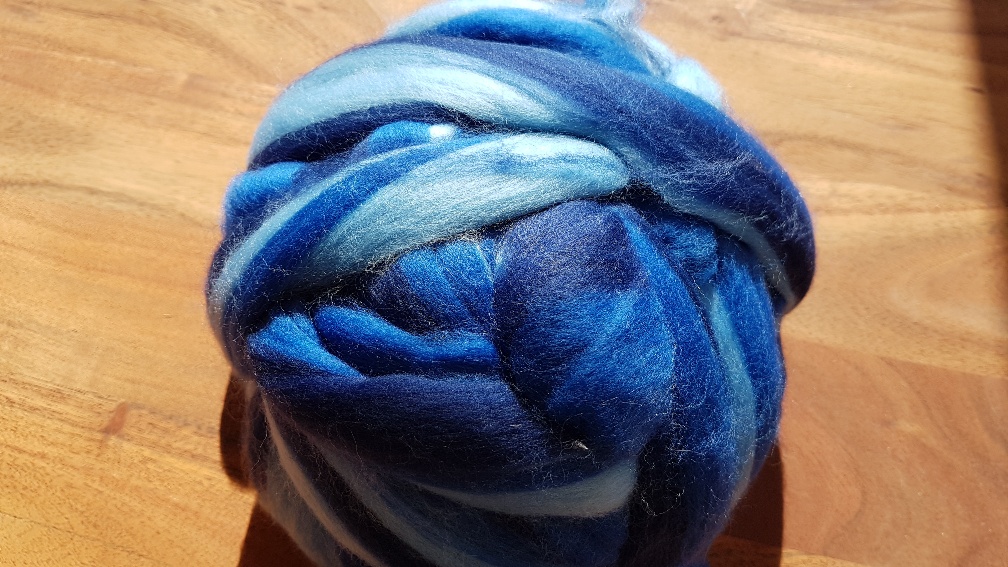 Merino_Blautöne_Wollknoll